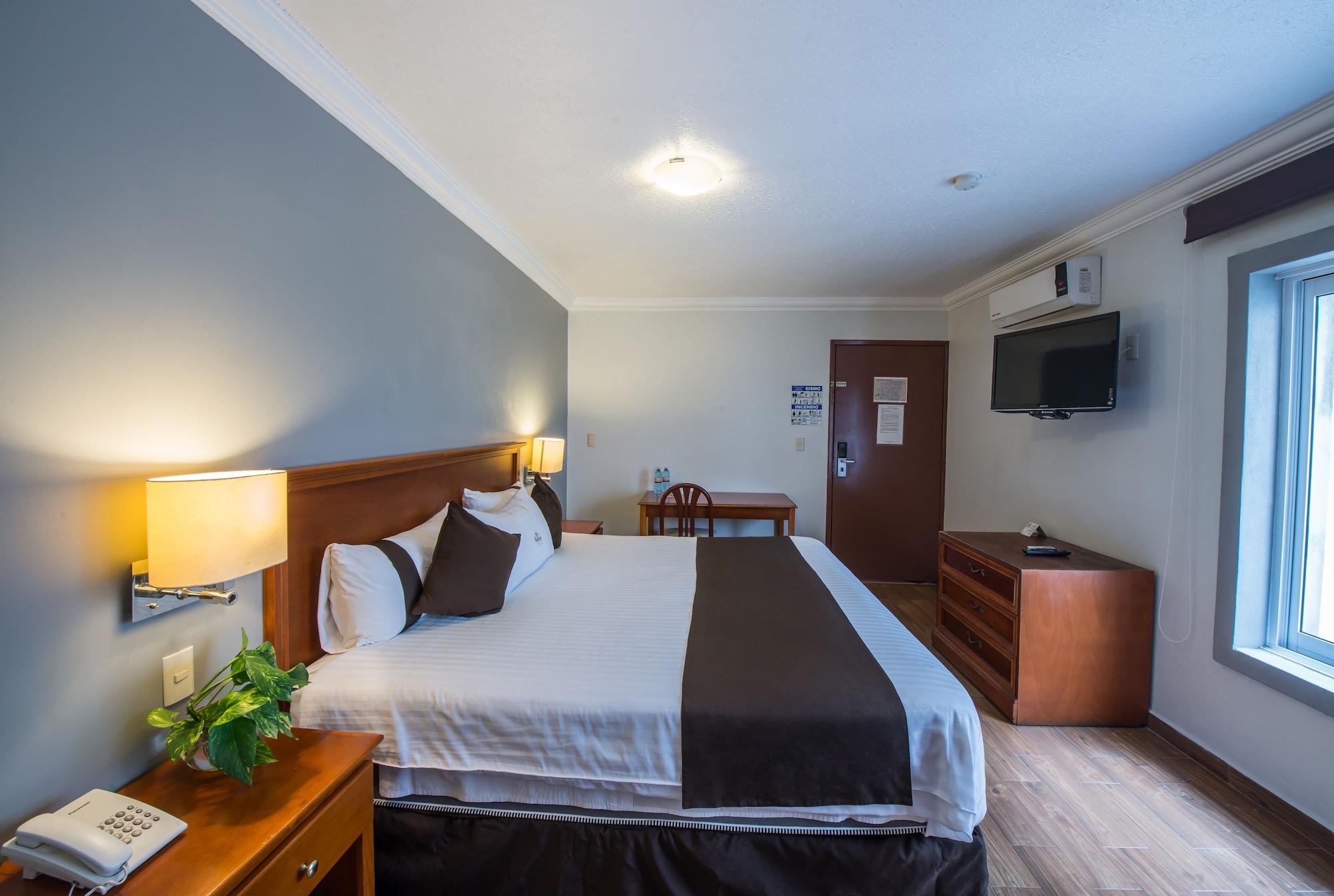 Del Marques Hotel And Suites Guadalajara Bagian luar foto