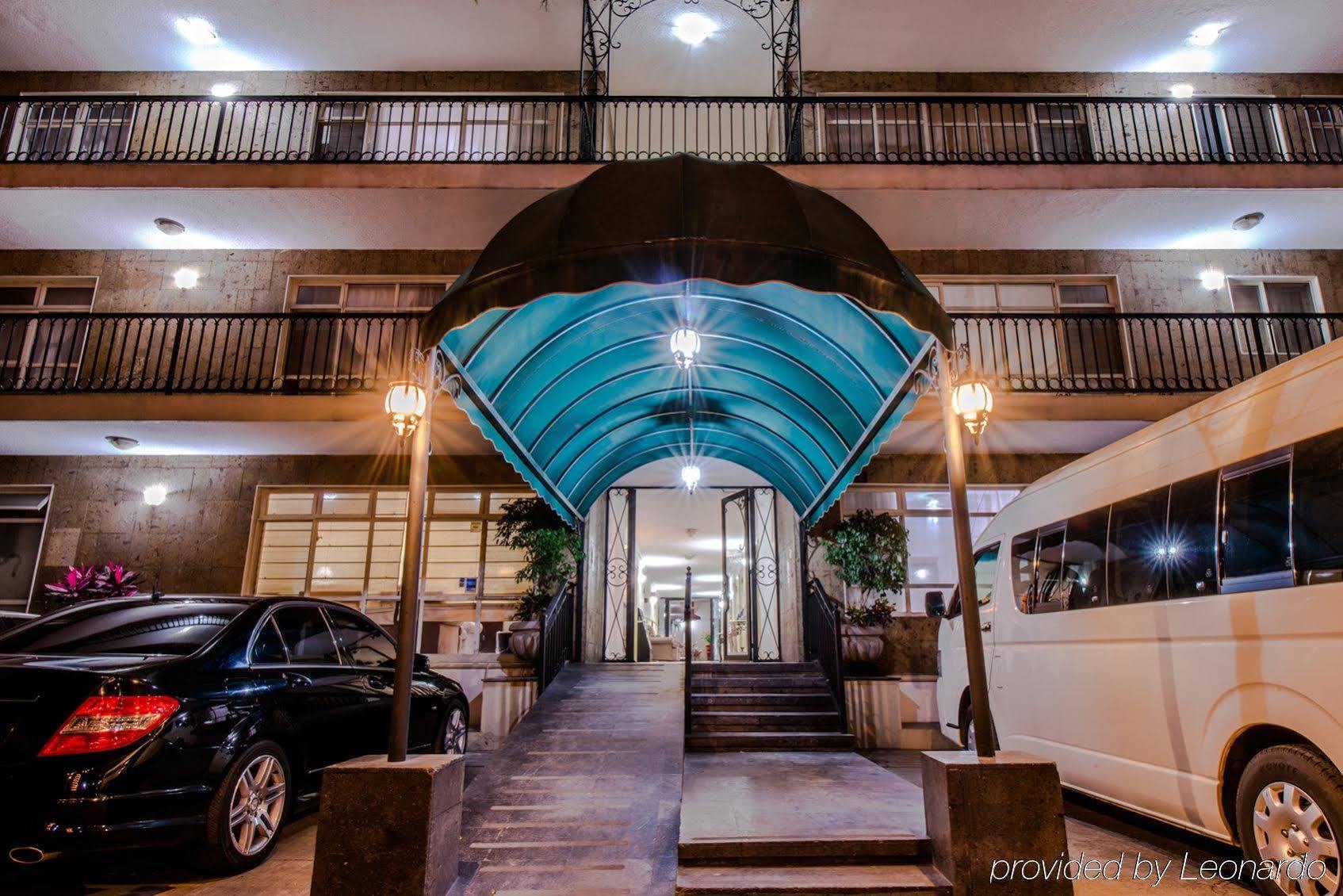 Del Marques Hotel And Suites Guadalajara Bagian luar foto