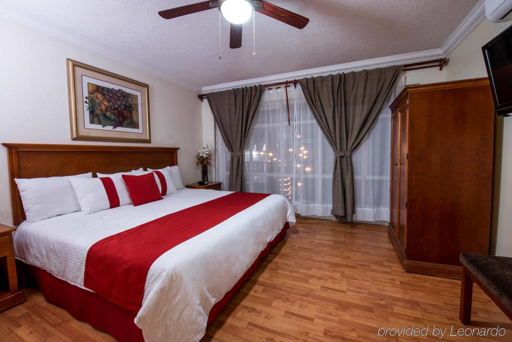 Del Marques Hotel And Suites Guadalajara Bagian luar foto