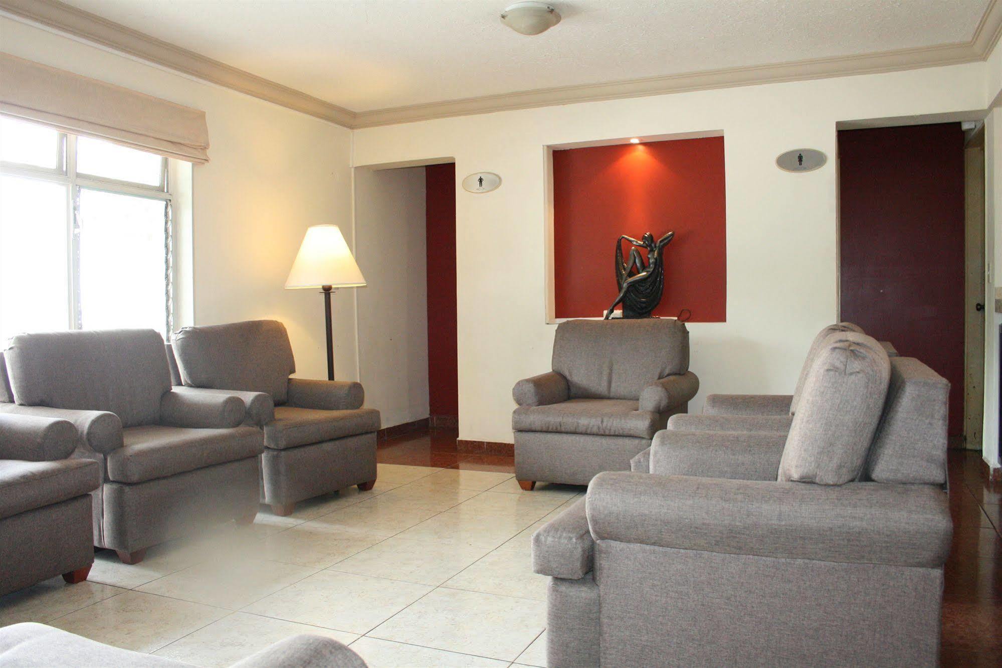 Del Marques Hotel And Suites Guadalajara Bagian luar foto