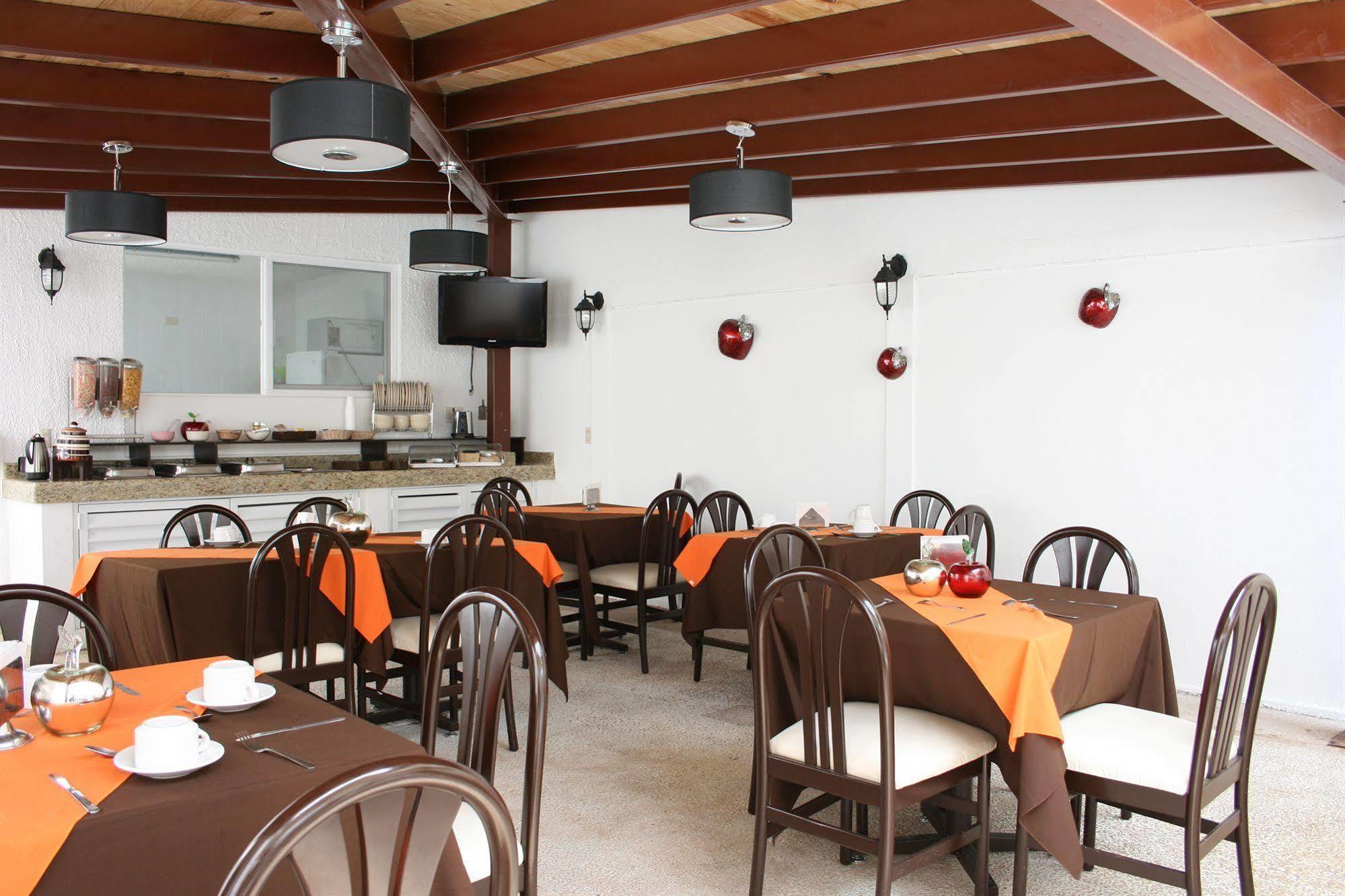Del Marques Hotel And Suites Guadalajara Bagian luar foto