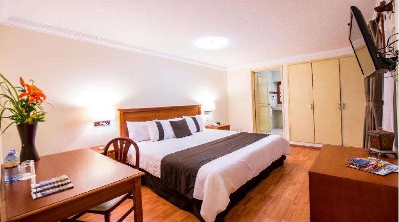 Del Marques Hotel And Suites Guadalajara Bagian luar foto